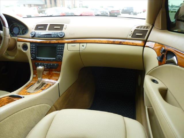 Mercedes-Benz E-Class 2008 photo 20