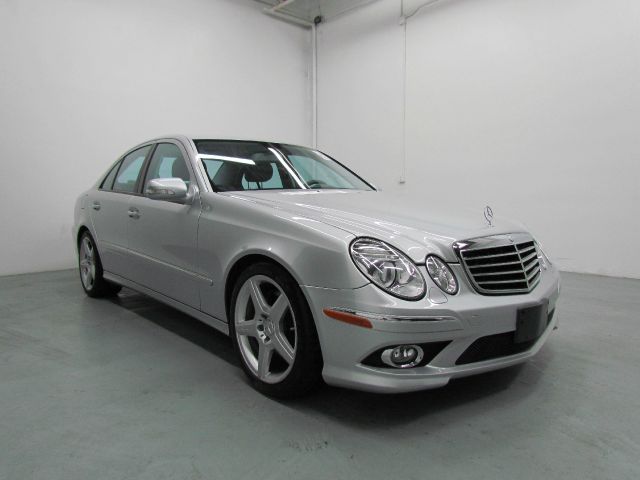 Mercedes-Benz E-Class 2009 photo 2