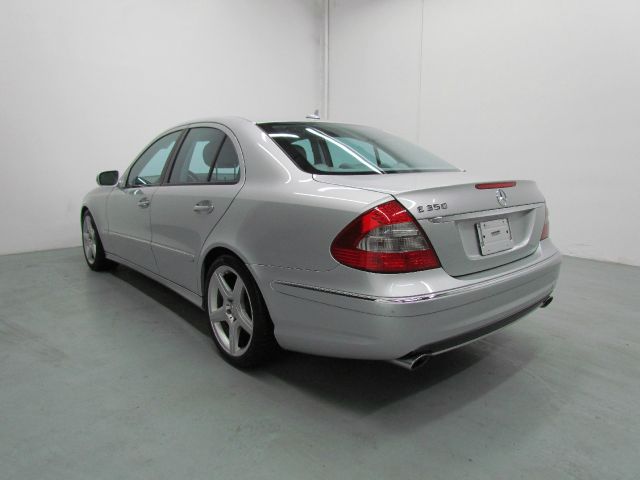 Mercedes-Benz E-Class 2009 photo 3