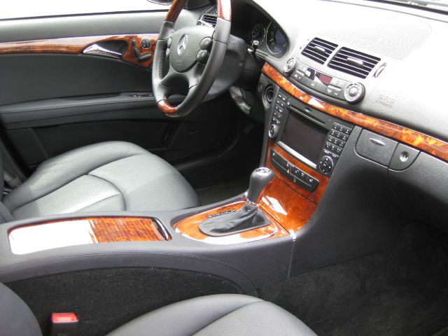 Mercedes-Benz E-Class 2009 photo 7