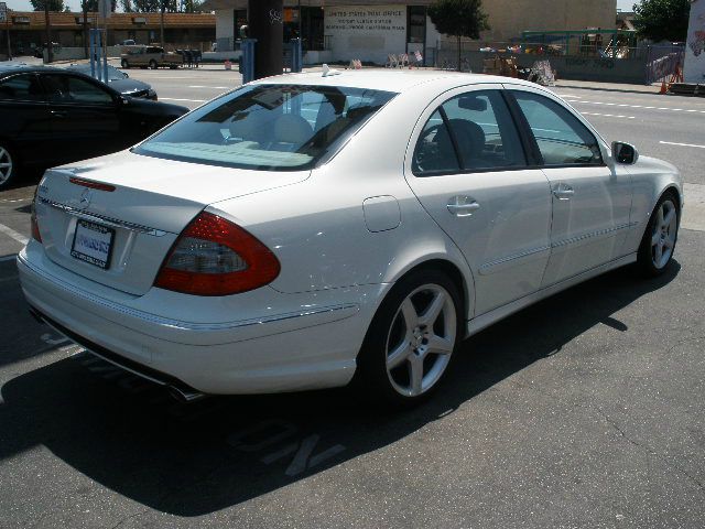 Mercedes-Benz E-Class 2009 photo 5