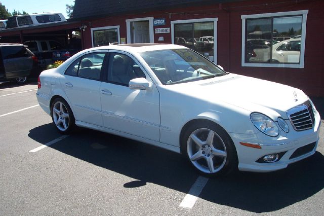 Mercedes-Benz E-Class 2009 photo 1