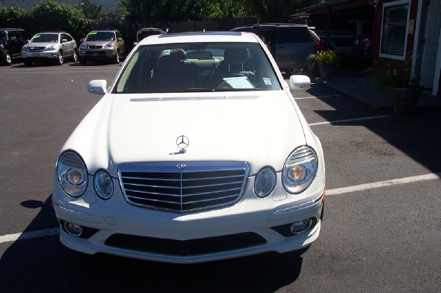 Mercedes-Benz E-Class 2009 photo 3