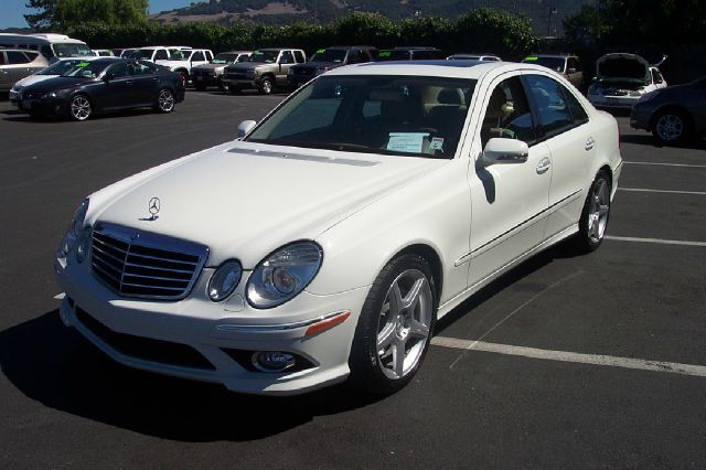 Mercedes-Benz E-Class 2009 photo 4