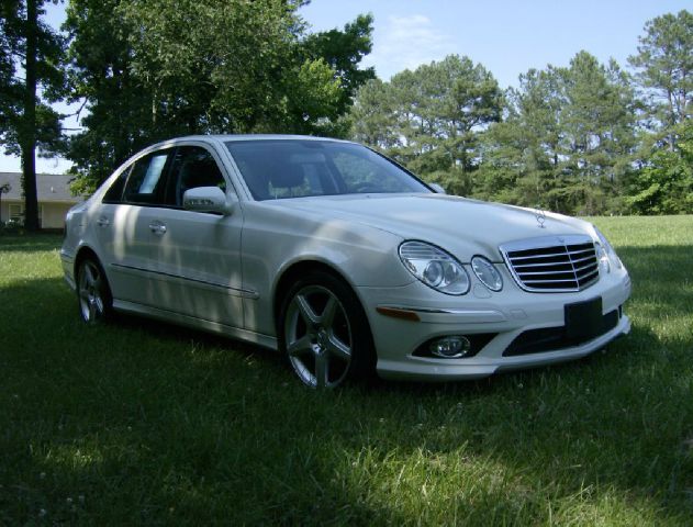 Mercedes-Benz E-Class 2009 photo 2