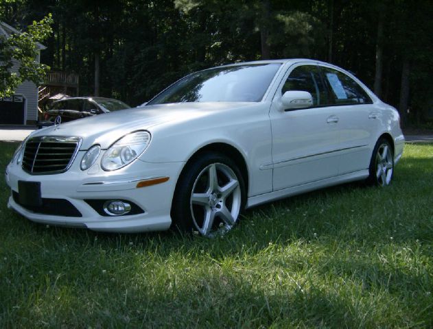 Mercedes-Benz E-Class 2009 photo 3