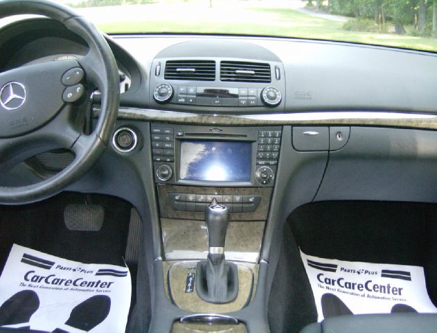 Mercedes-Benz E-Class 2009 photo 4