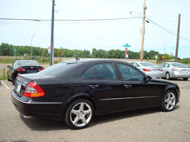 Mercedes-Benz E-Class 2009 photo 4