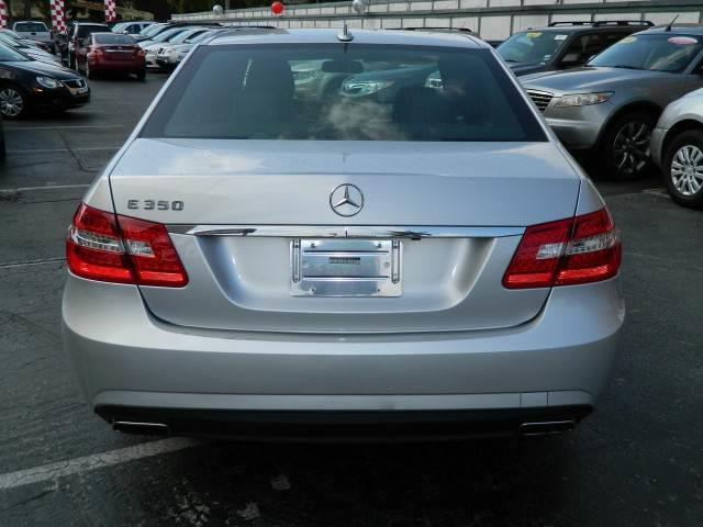 Mercedes-Benz E-Class Fe Sedan