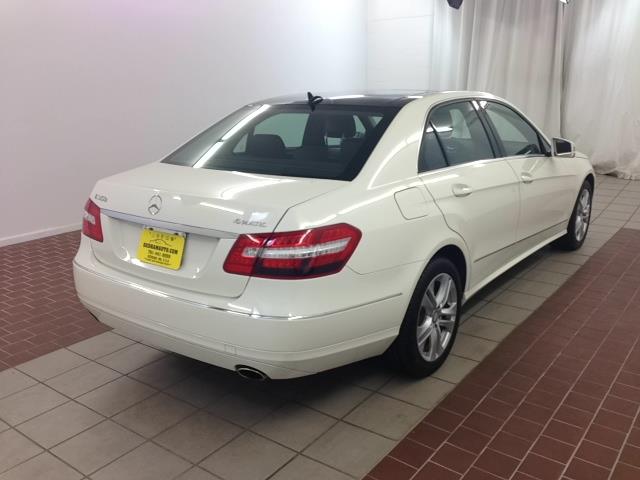 Mercedes-Benz E-Class 2010 photo 3
