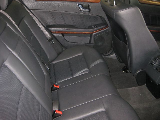 Mercedes-Benz E-Class 2010 photo 2