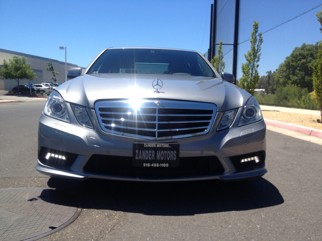 Mercedes-Benz E-Class 2010 photo 4