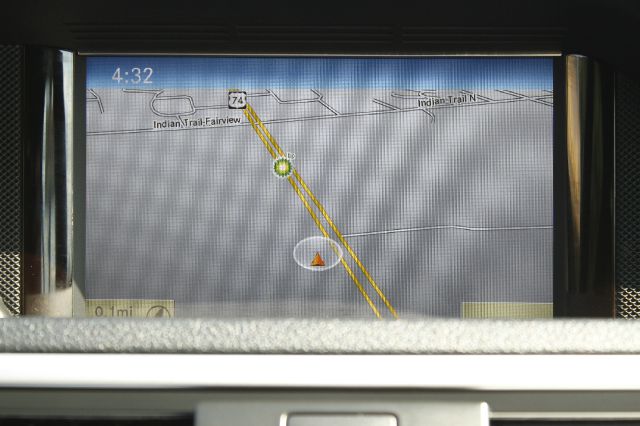 Mercedes-Benz E-Class 2010 photo 12