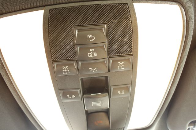 Mercedes-Benz E-Class 2010 photo 25