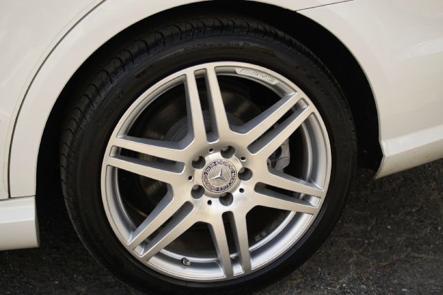 Mercedes-Benz E-Class 2010 photo 30