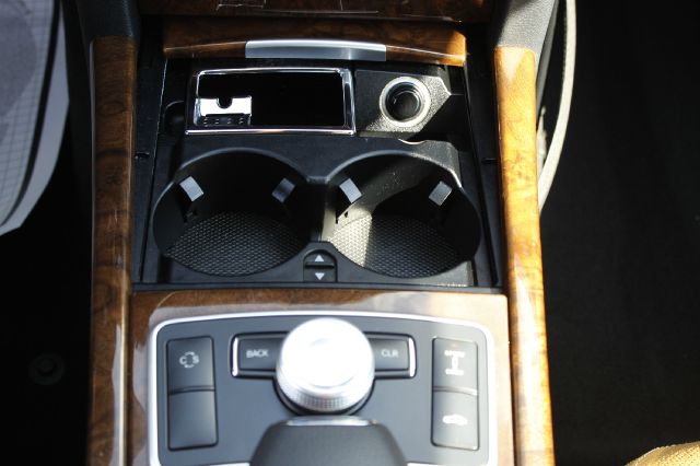 Mercedes-Benz E-Class 2010 photo 37