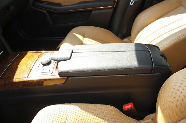 Mercedes-Benz E-Class 2010 photo 38