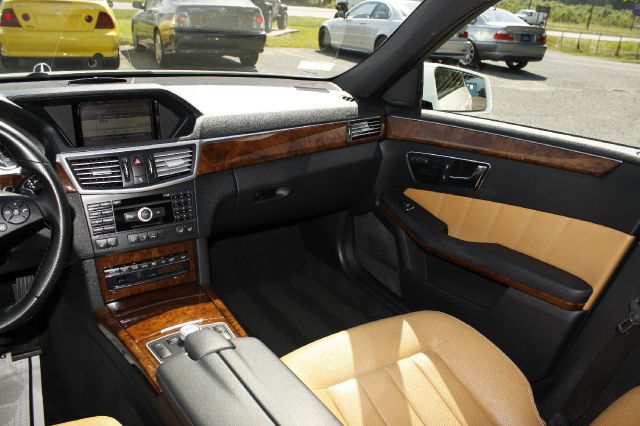 Mercedes-Benz E-Class 2010 photo 4