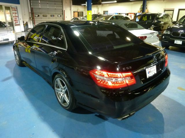 Mercedes-Benz E-Class 2010 photo 2