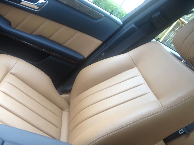 Mercedes-Benz E-Class 2010 photo 17