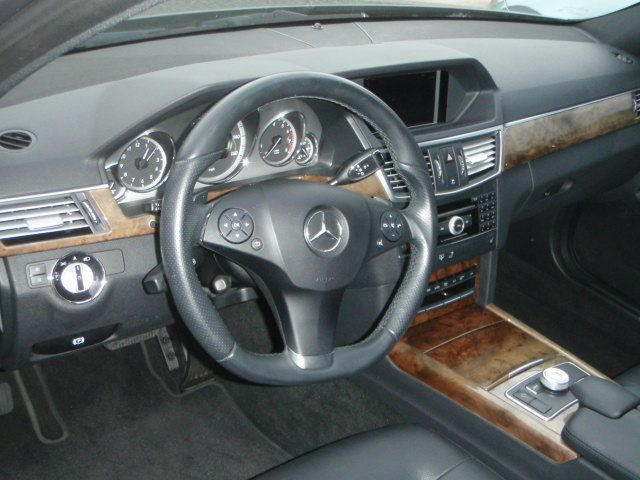 Mercedes-Benz E-Class 2010 photo 2