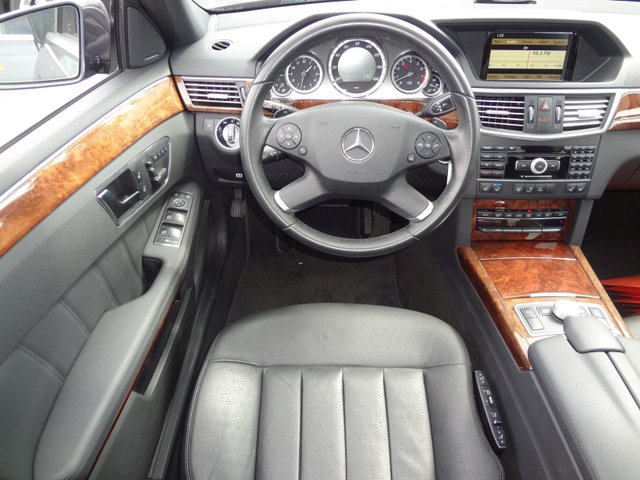 Mercedes-Benz E-Class 2011 photo 2