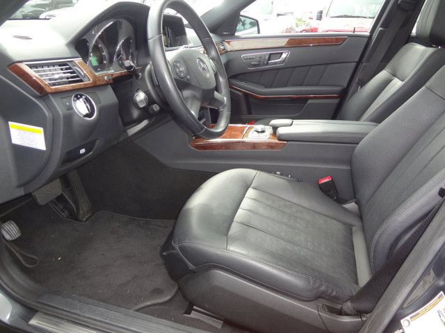 Mercedes-Benz E-Class 2011 photo 4