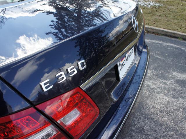 Mercedes-Benz E-Class 2011 photo 1