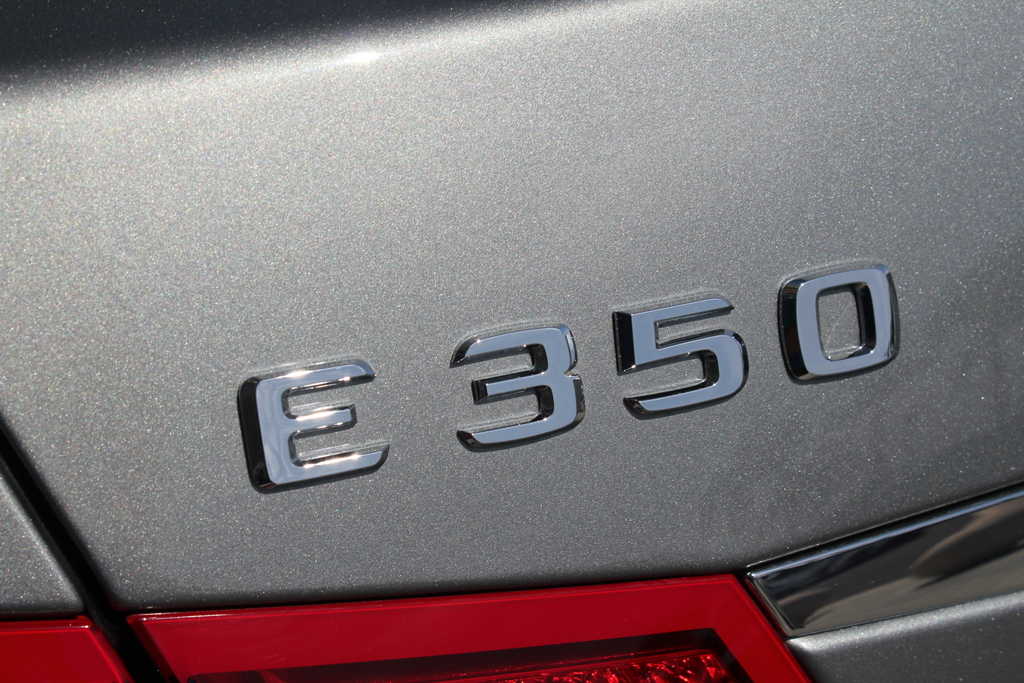 Mercedes-Benz E-Class 2011 photo 2