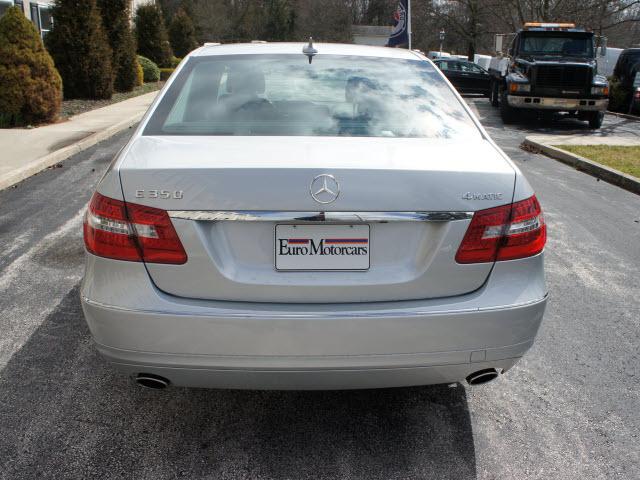 Mercedes-Benz E-Class 2011 photo 1