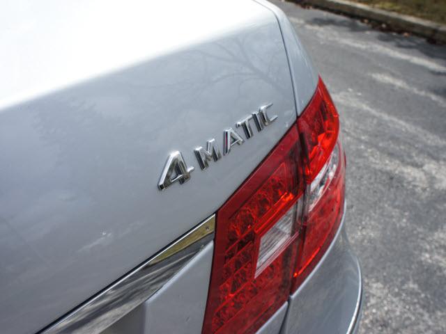 Mercedes-Benz E-Class 2011 photo 3