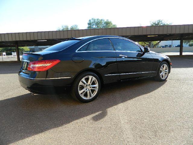 Mercedes-Benz E-Class 2011 photo 4