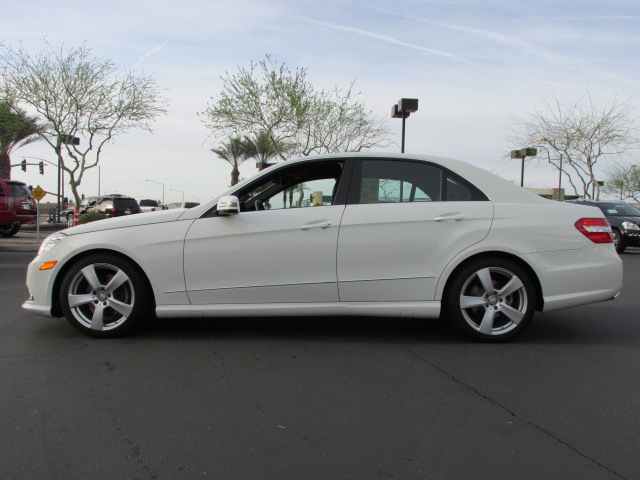 Mercedes-Benz E-Class 2011 photo 3