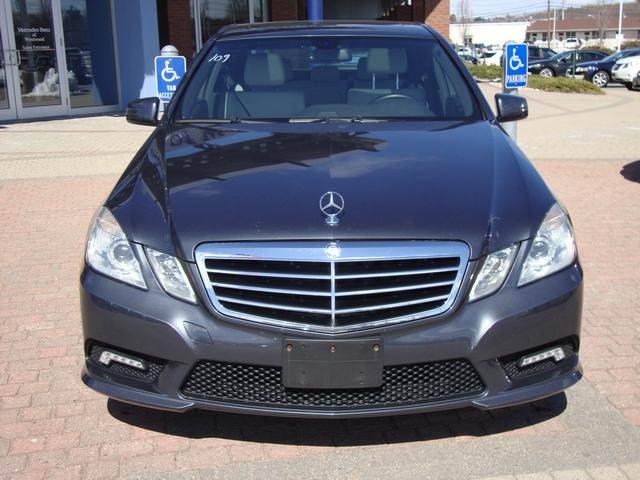 Mercedes-Benz E-Class 2011 photo 4