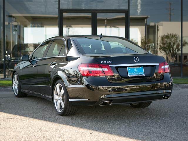 Mercedes-Benz E-Class 2011 photo 1