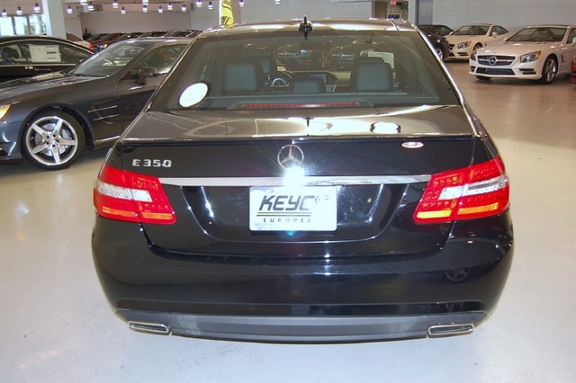 Mercedes-Benz E-Class 2011 photo 3
