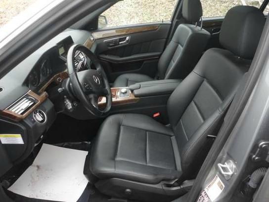 Mercedes-Benz E-Class 2011 photo 2