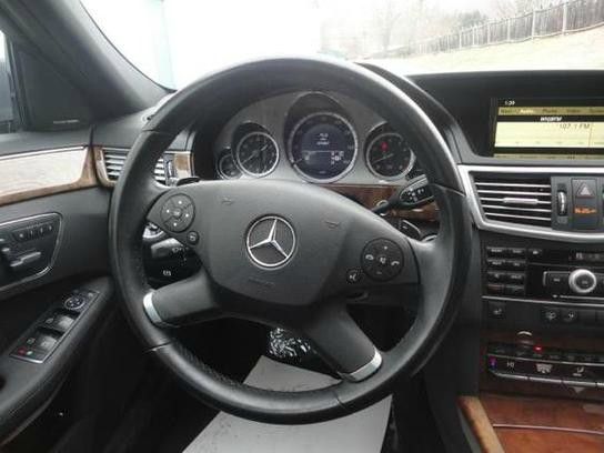 Mercedes-Benz E-Class 2011 photo 3
