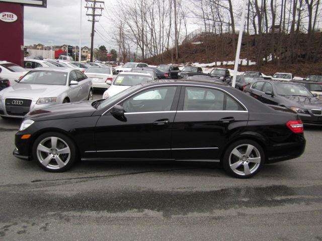 Mercedes-Benz E-Class 2011 photo 1