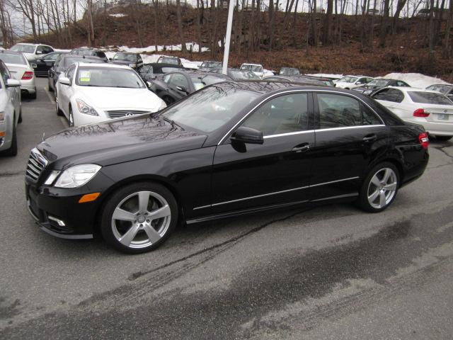 Mercedes-Benz E-Class 2011 photo 2