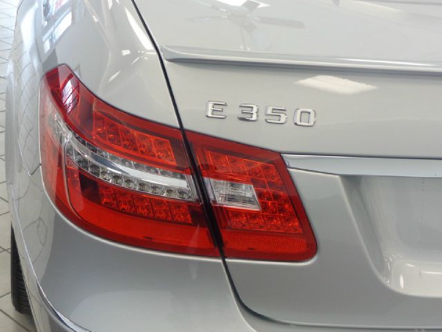 Mercedes-Benz E-Class 2011 photo 1