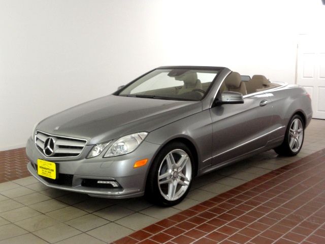 Mercedes-Benz E-Class 2011 photo 2
