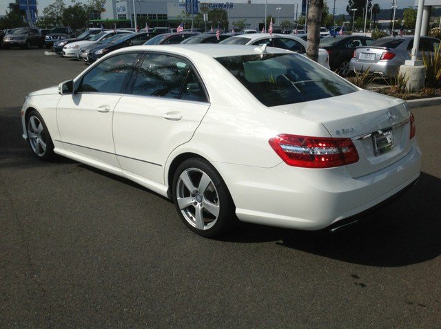 Mercedes-Benz E-Class 2011 photo 3