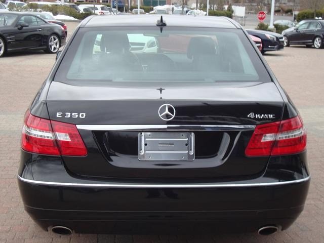 Mercedes-Benz E-Class 2011 photo 3