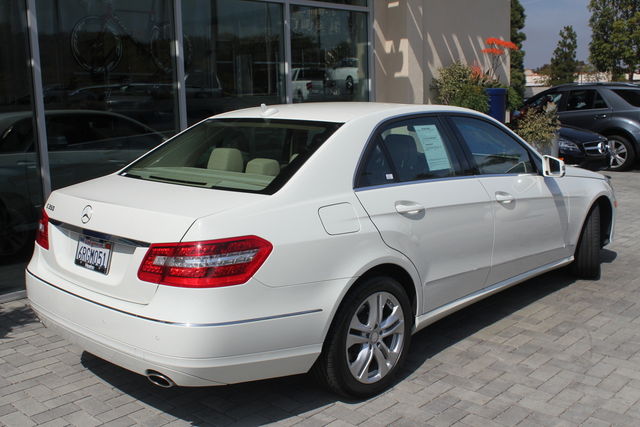Mercedes-Benz E-Class 2011 photo 2