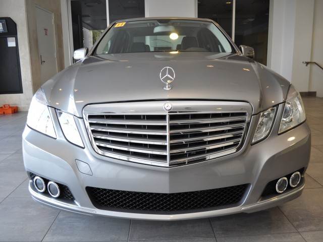 Mercedes-Benz E-Class 2011 photo 4