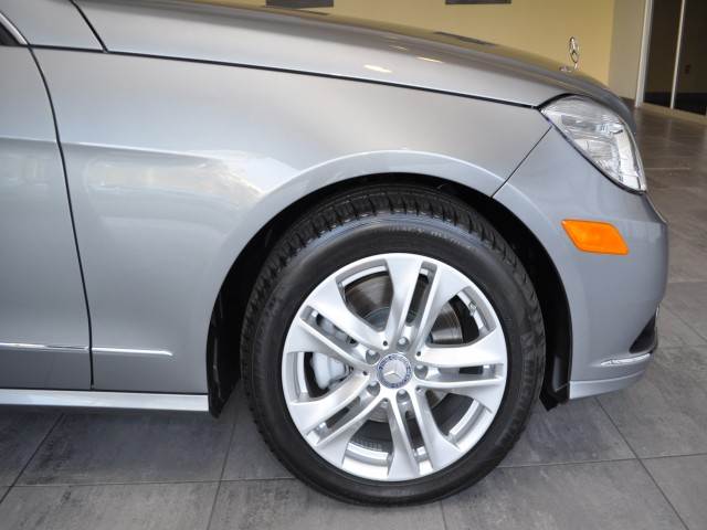 Mercedes-Benz E-Class 2011 photo 5