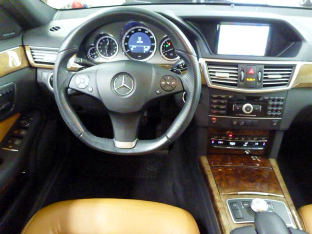 Mercedes-Benz E-Class 2011 photo 2