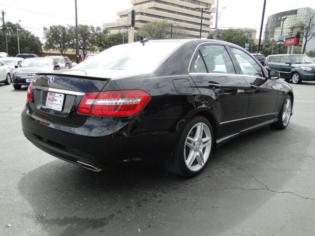 Mercedes-Benz E-Class 2011 photo 1