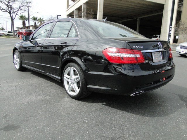 Mercedes-Benz E-Class 2011 photo 2